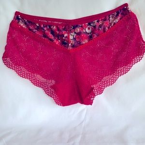 NWT Brazilian Style Women’s Beautiful 🔥 Deep Red Lace & Multi-Floral  Panty - M